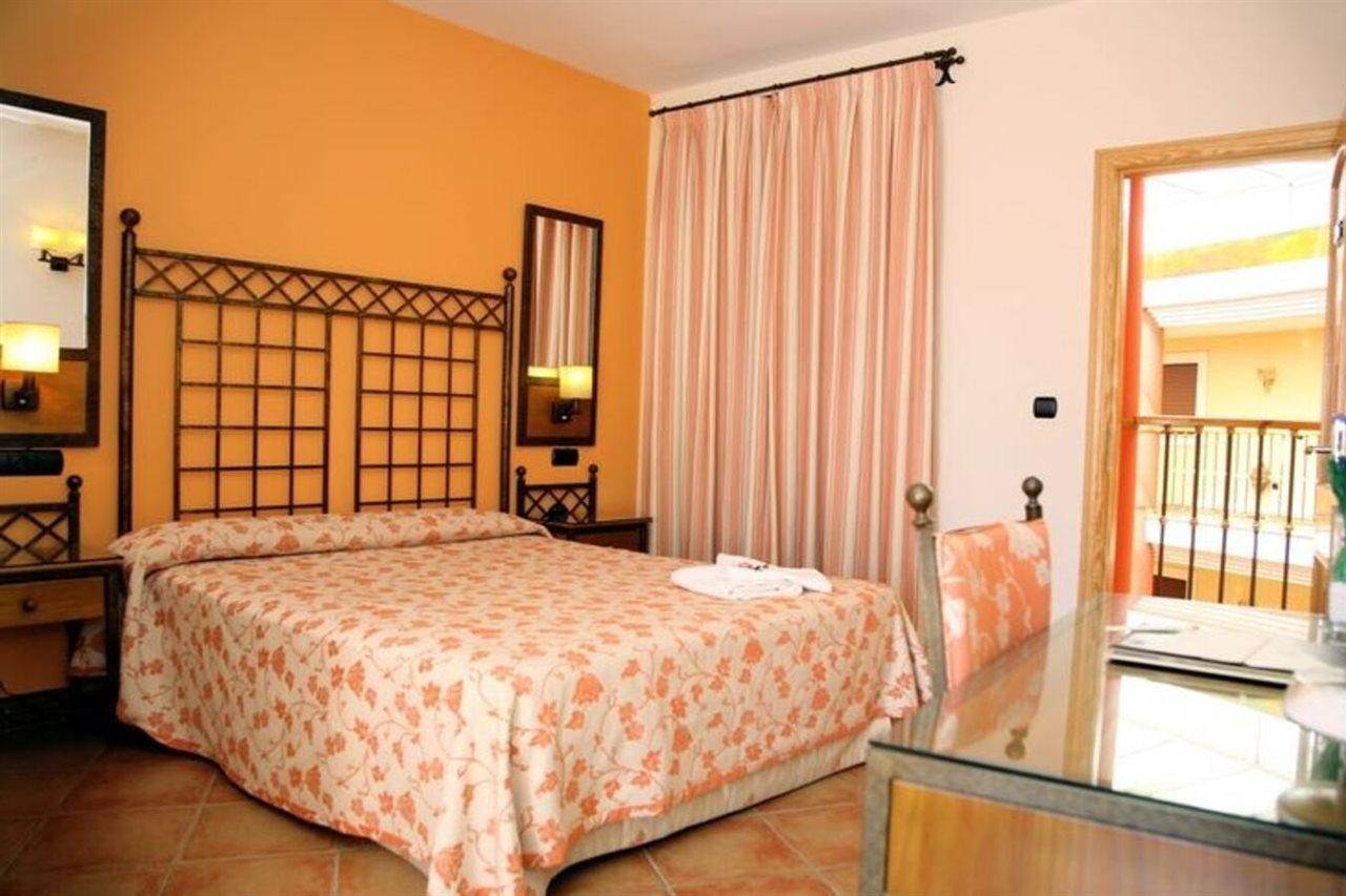 Ele Santabarbara Hotel Кастиеха де ла Куеста Екстериор снимка