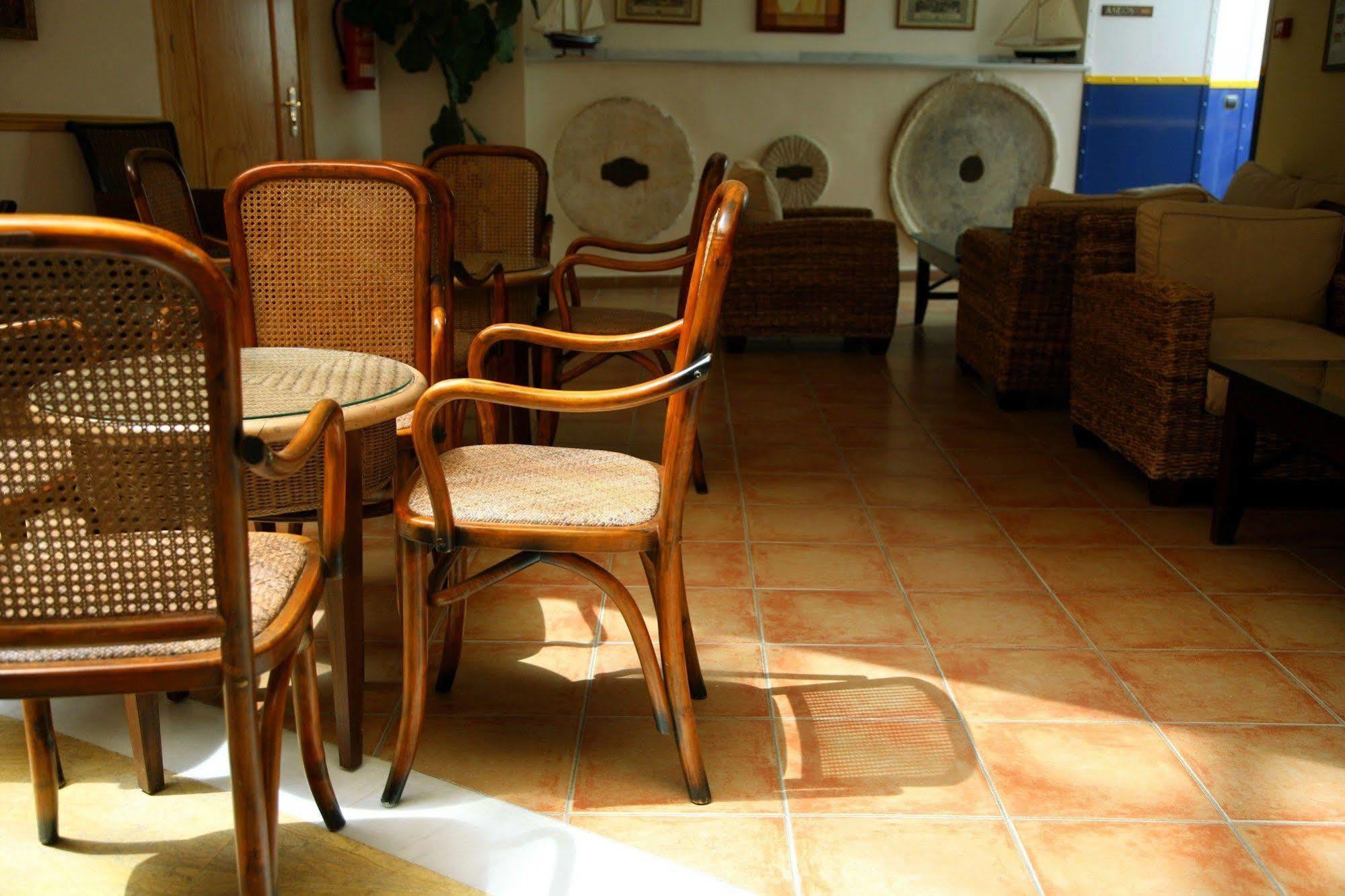 Ele Santabarbara Hotel Кастиеха де ла Куеста Екстериор снимка